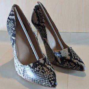 Anne Michelle Women Classic Snake Pointed Toe Stiletto Pumps - Size 9
